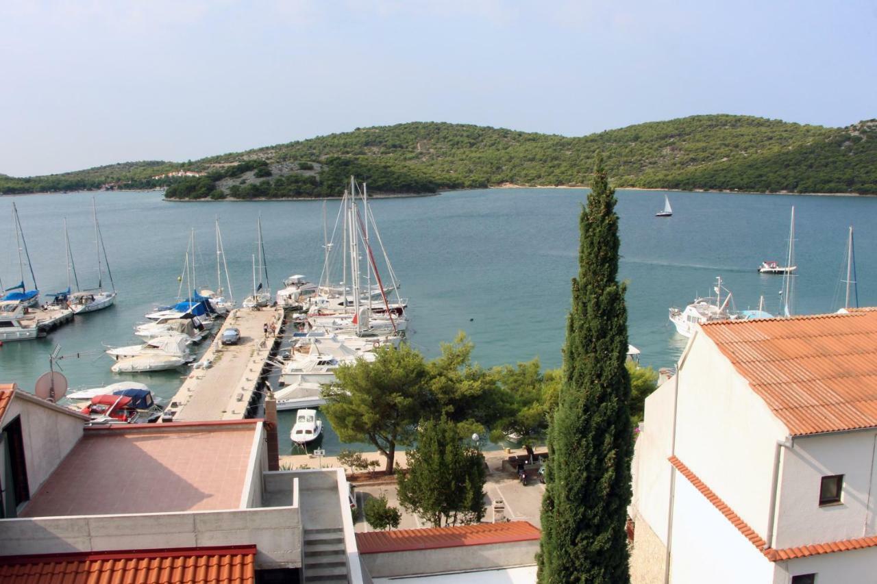 Guesthouse Mila Tisno Exterior photo